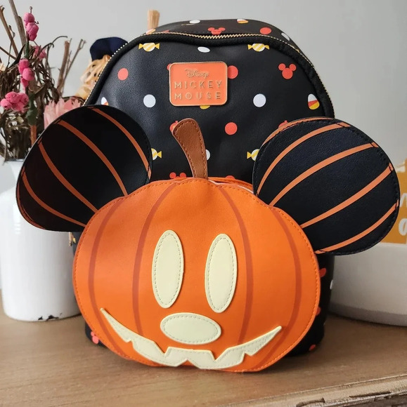 NWT Disney Mickey Mouse Pumpkin Halloween Glow in the Dark Backpack - Picture 2 of 11